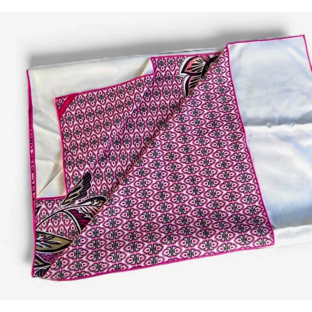Prana Pink Floral Table Runner Batik Design Accent Dining Kitchen Decor 72x26 in